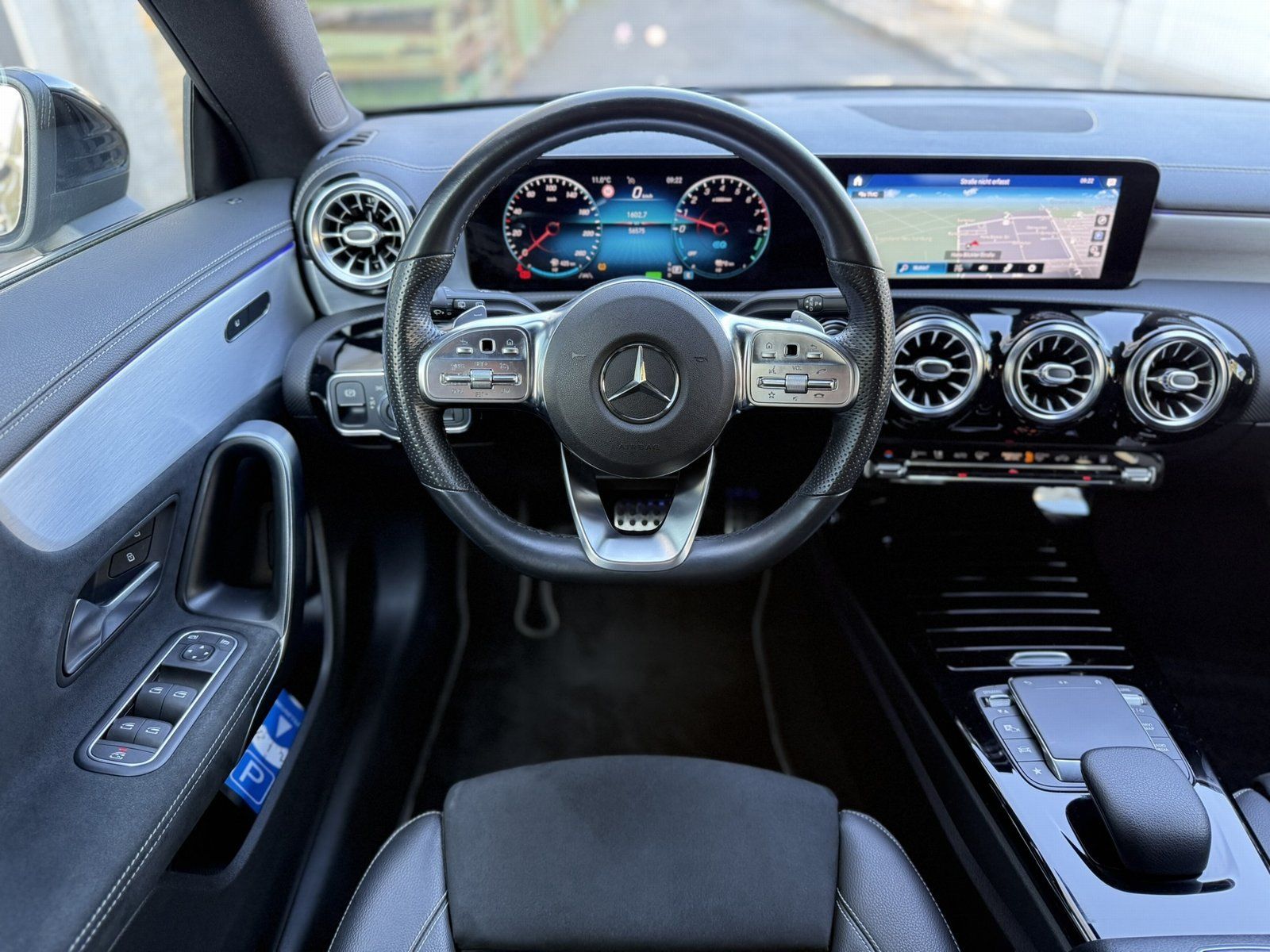 Fahrzeugabbildung Mercedes-Benz CLA 250 e SB*AMG*LED*HEAD-UP*AMBIENTE*KAMERA*