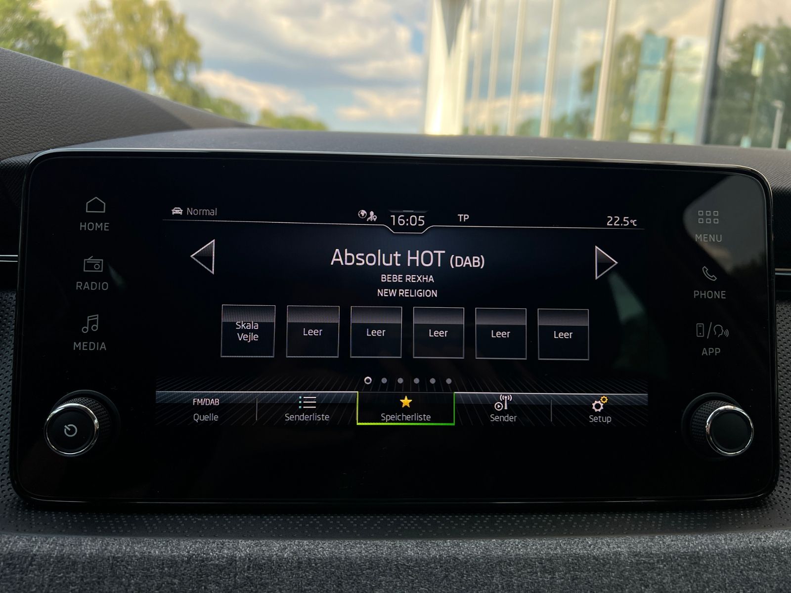 Fahrzeugabbildung SKODA Kamiq Selection 1.0 TSI DSG *AHK, ACC, LED, Kame