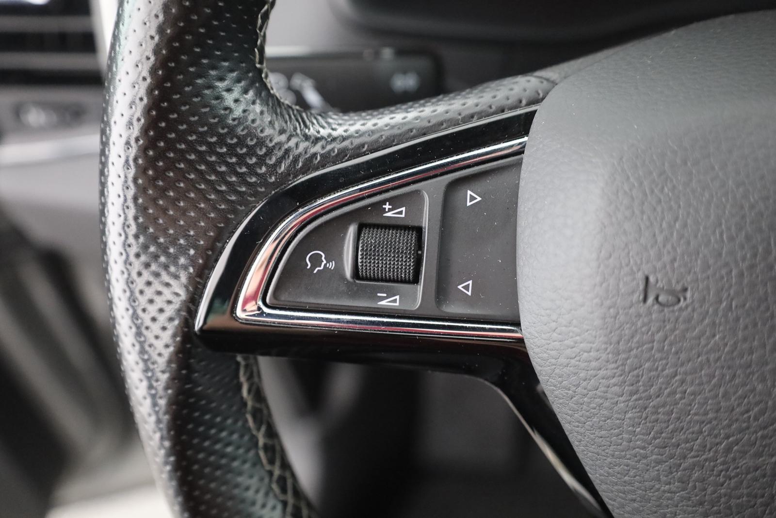 Skoda Karoq 1.5 TSI DSG Sportline LED ACC Kamera Navi