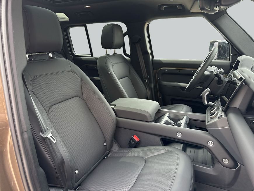 Land Rover Defender 110 D250 X-Dynamic SE foto 3