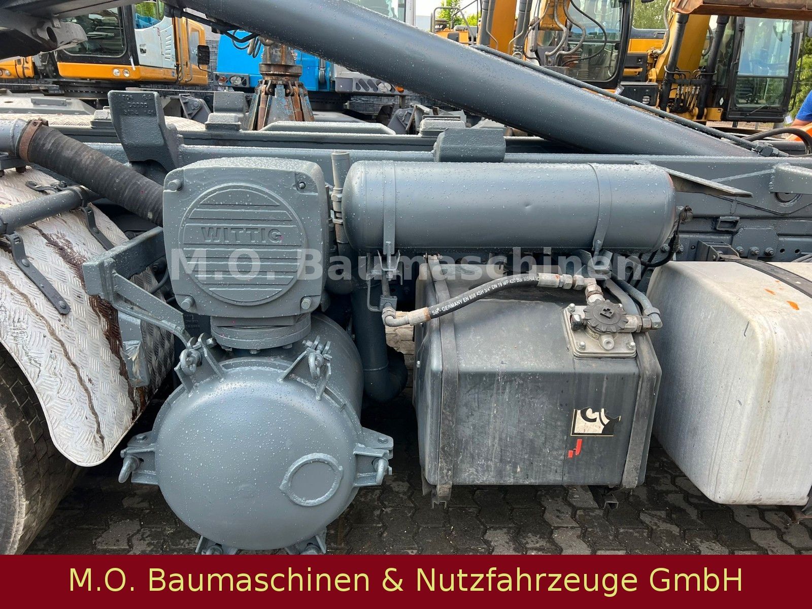 Fahrzeugabbildung Mercedes-Benz Actros 2541/Meiller RK 20.65/Wittig Kompressor /