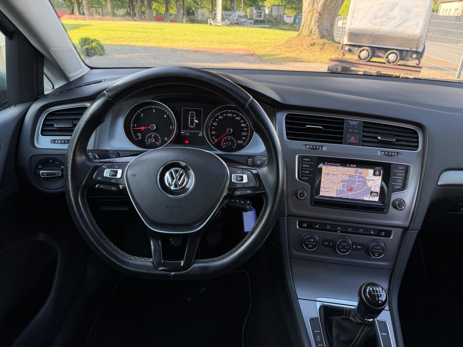 Volkswagen Golf 2015 — photo 10