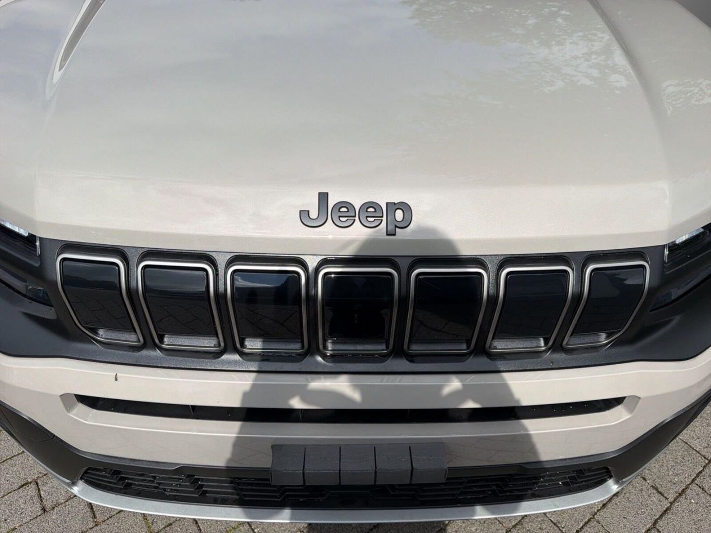 Fahrzeugabbildung Jeep Avenger Black Edition 1.2 MHEV -Panoramadach-MY2
