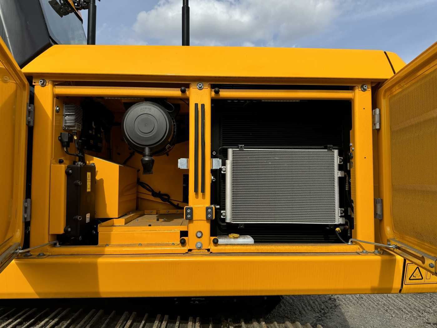 Fahrzeugabbildung JCB 220X LC / DEMO / nur 70h / 2022 / X-Line PRO