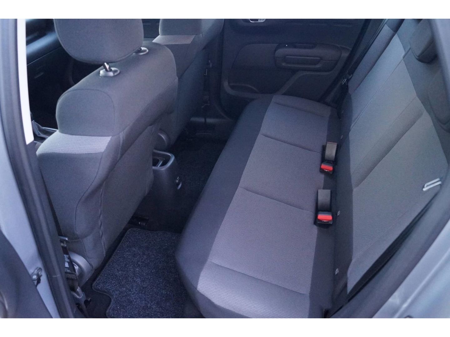 Fahrzeugabbildung Citroën C3 Aircross Feel Pack 1.2 PT 130 EAT6  Navi