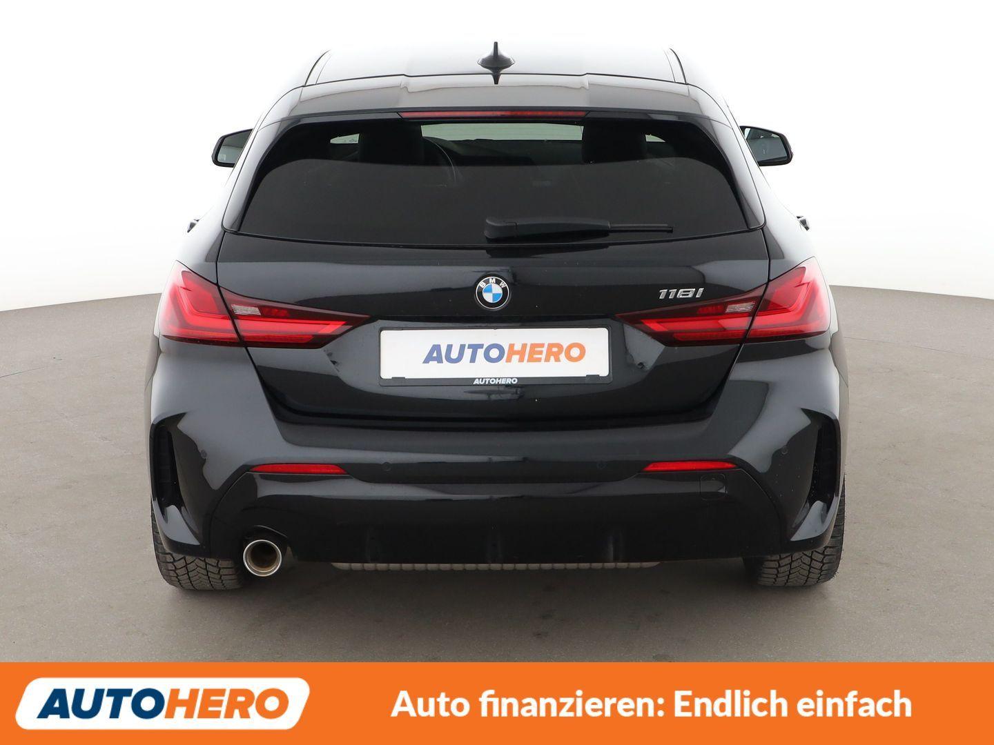 BMW 1er 118i M Sport Aut.*NAVI*TEMPO*PDC*SHZ*ALU*