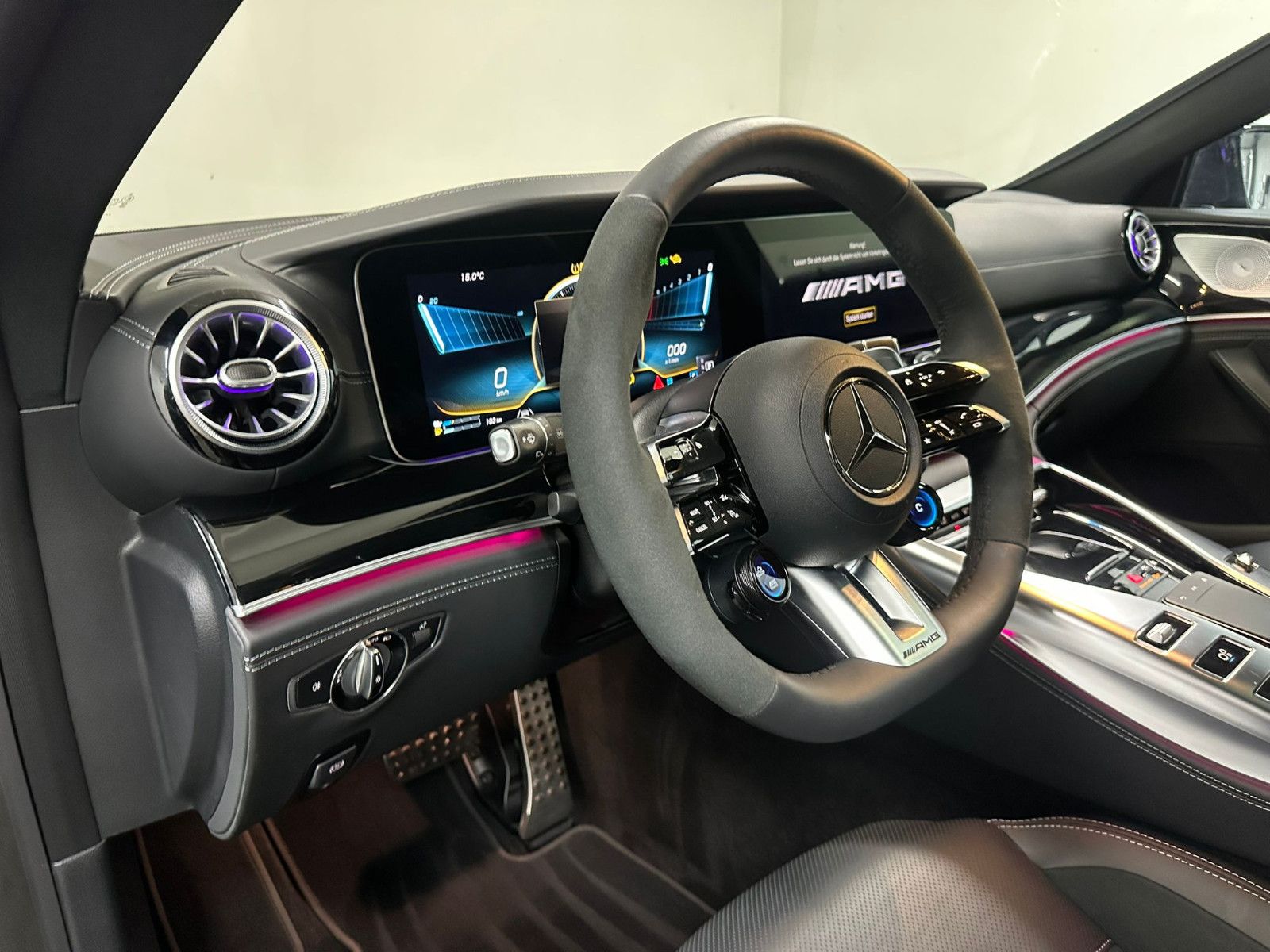 Fahrzeugabbildung Mercedes-Benz GT 63  S E Performance *SHD*CARBON HECKS*HEADUP*