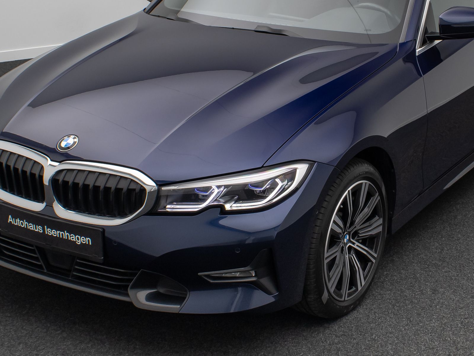 Fahrzeugabbildung BMW 330d xD SportLine DAB Laser DisKey HiFi Panorama