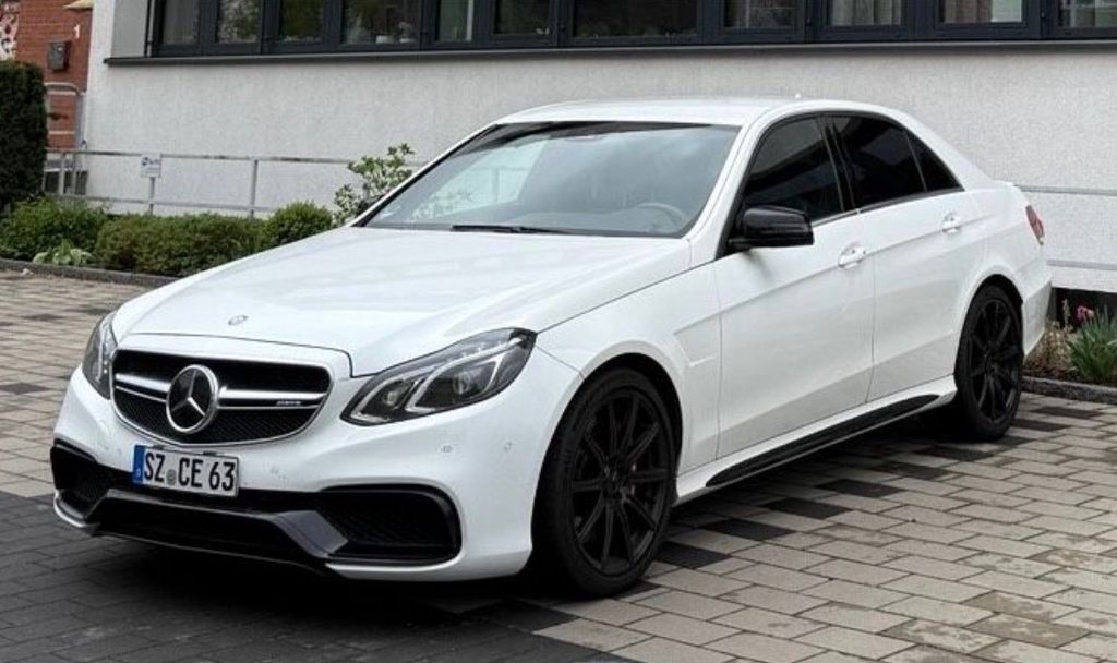 Mercedes-Benz E 63 AMG
