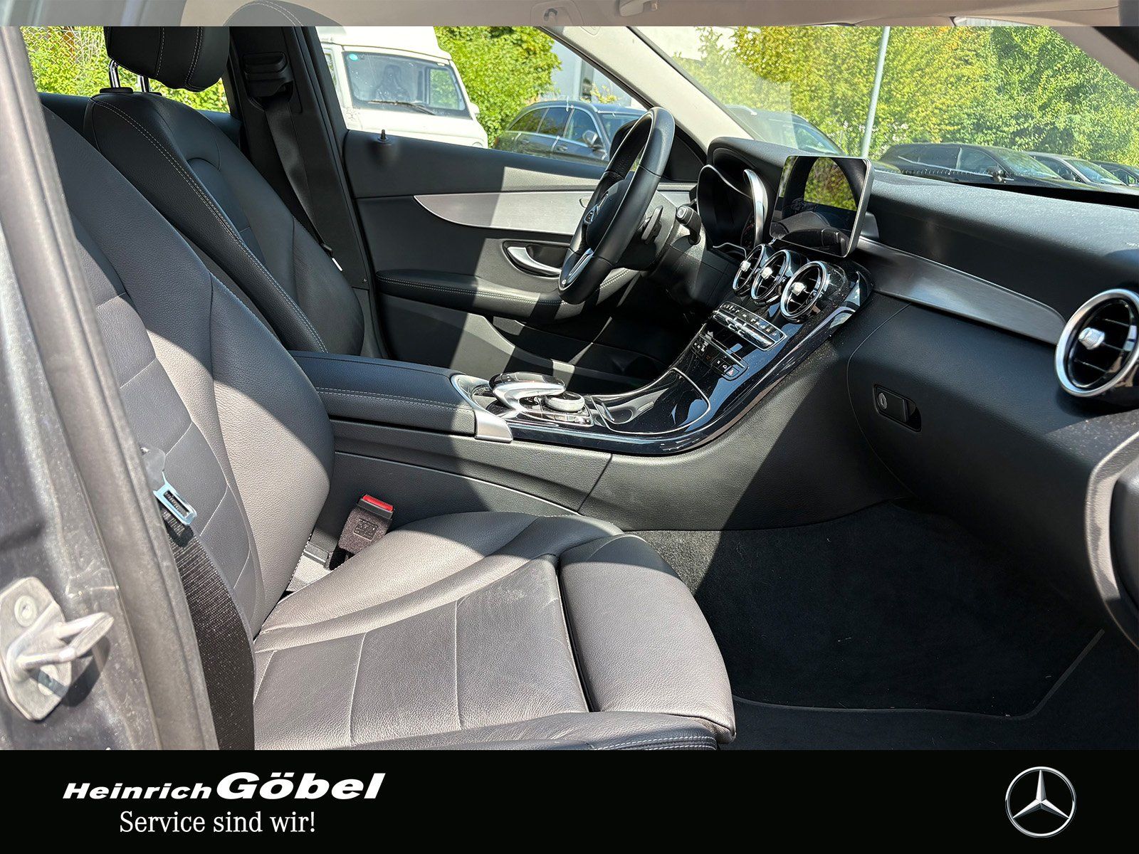 Fahrzeugabbildung Mercedes-Benz C 220 d T AVANTGARDE*LEDER*MULTIBEAM*CARPLAY*