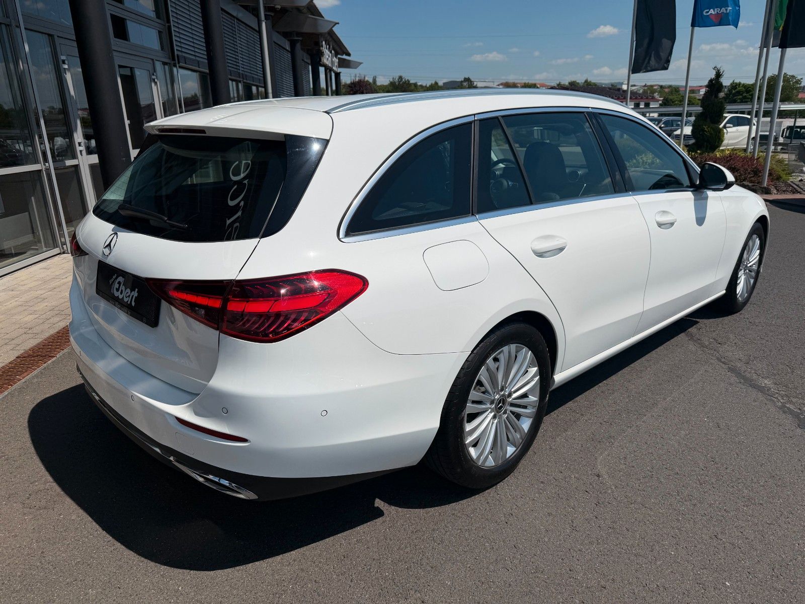 Fahrzeugabbildung Mercedes-Benz C 200 T Avantgarde+RKamera+AHK+AmbientePrem+