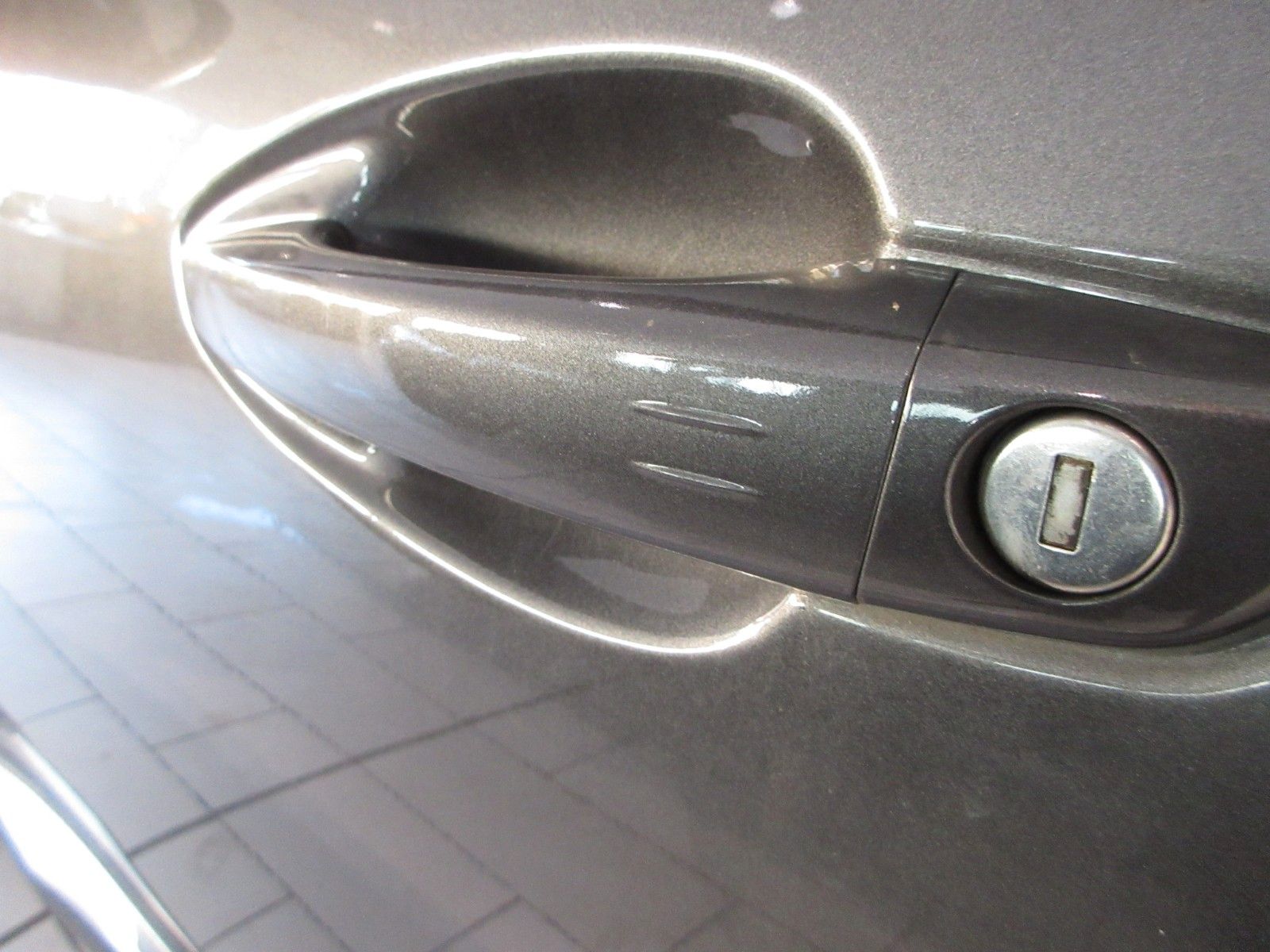 Fahrzeugabbildung Peugeot 5008 Allure 1.2T LED/NAVI/AHK/R´CAM/BLIS