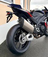 Aprilia RSV4 Factory E5+ 2026 Shakedown Indigo - Angebote