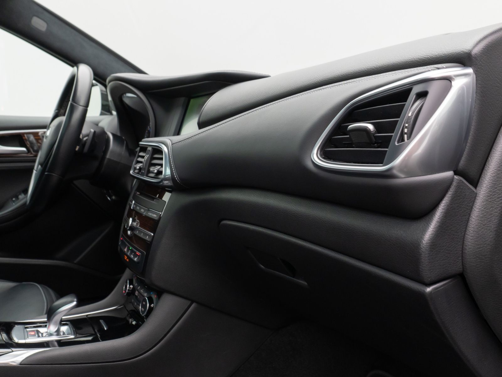Fahrzeugabbildung Infiniti Q30 2.2 d Premium 360°Panorama Navi Sitzhzg LED