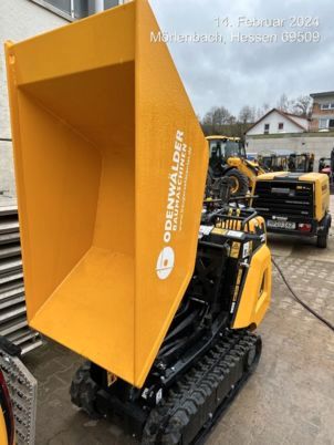 JCB HTD5 mit Tritt