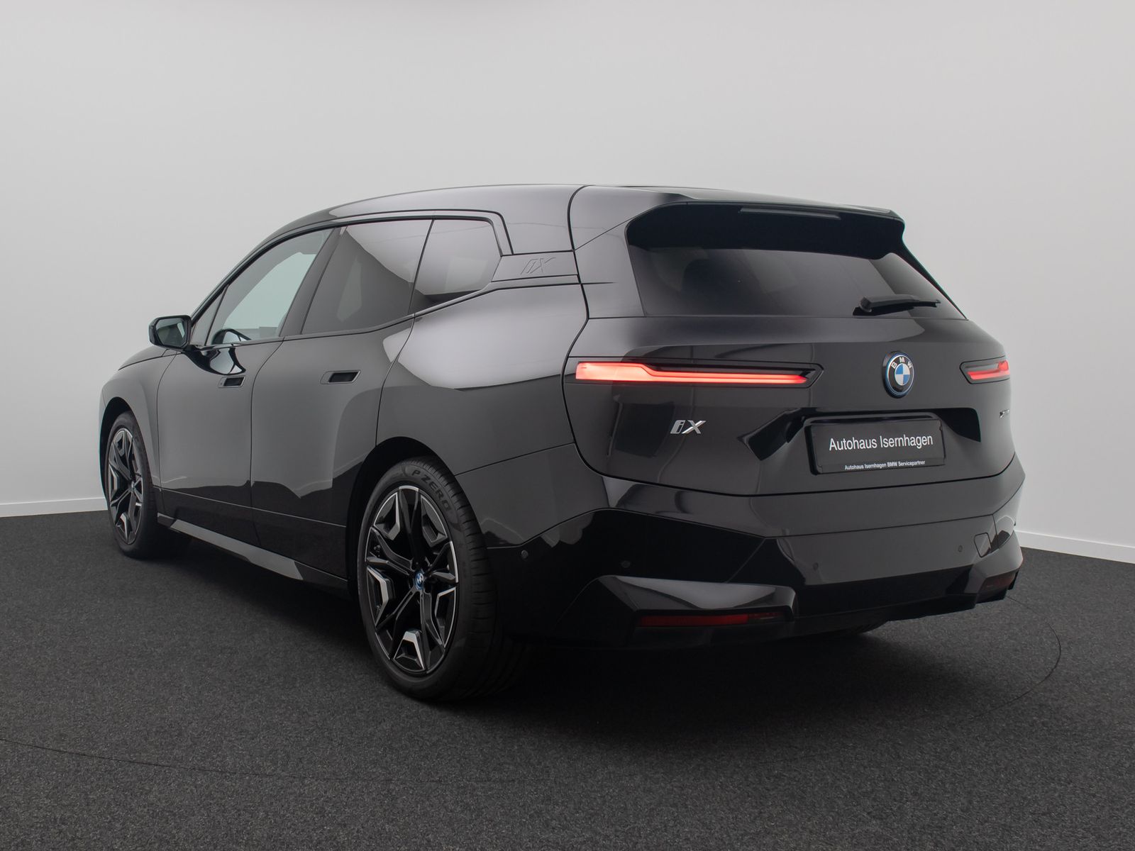 Fahrzeugabbildung BMW iX xD40 Sportpaket ACC 360° Laser SkyLounge 22"