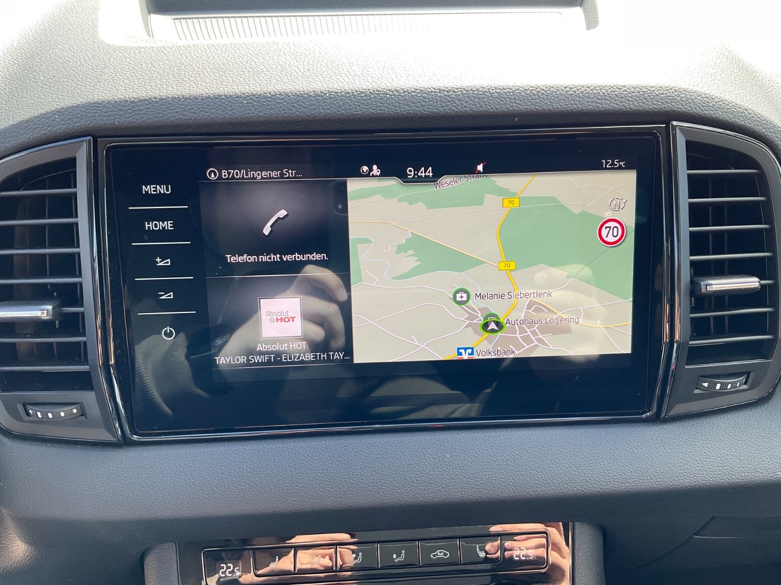 Fahrzeugabbildung SKODA Karoq 1.5l TSI ACT DSG,Navi,Kamera,LED,VirtualCo