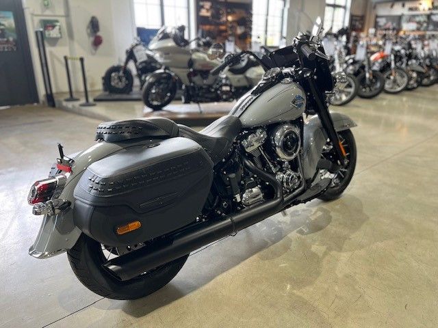 Fahrzeugabbildung Harley-Davidson HERITAGE CLASSIC FLHC 117 MY25