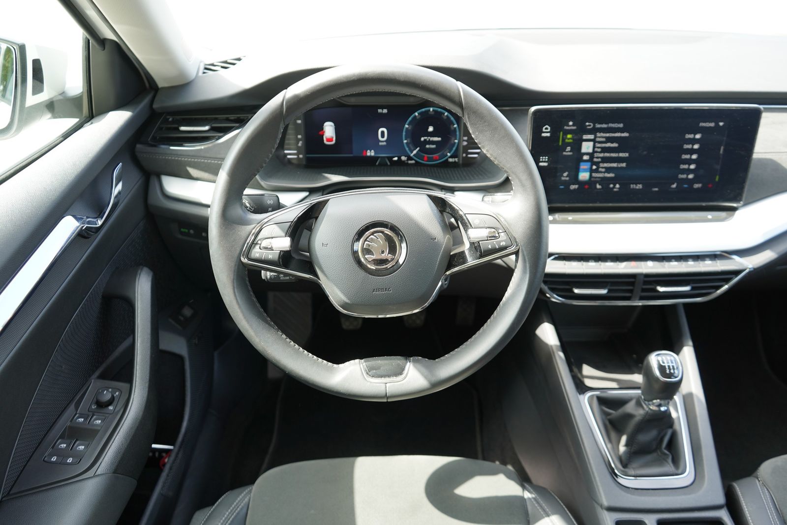 Skoda Octavia Combi 1.5 TSI First Edition LED Navi ACC foto 10