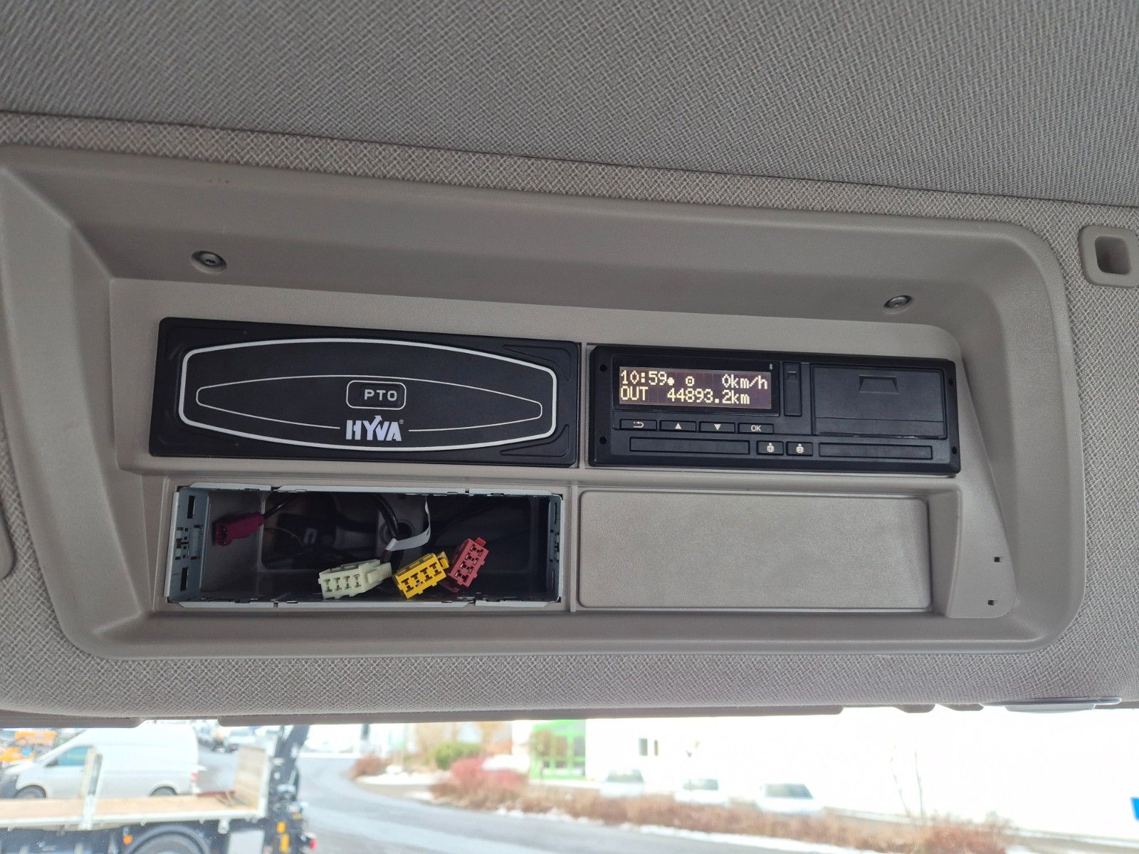 Fahrzeugabbildung Iveco X-Way 480 8x4 Abrollkipper