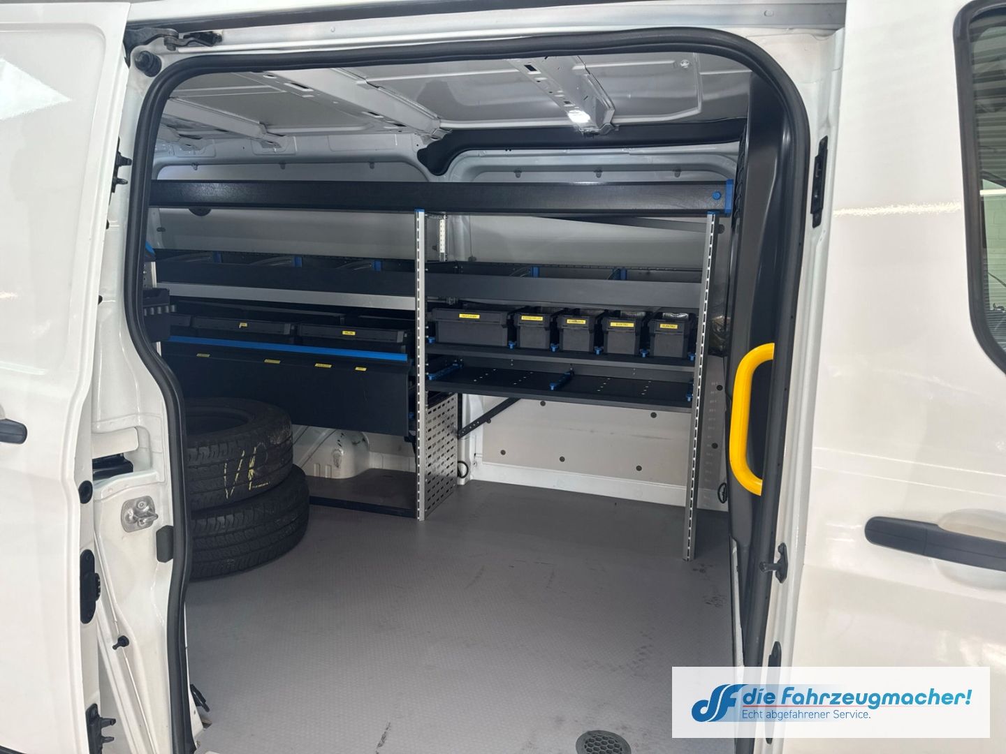 Fahrzeugabbildung Ford Transit Custom Kasten 320 AUTOMATIK L2 Trend 2.0