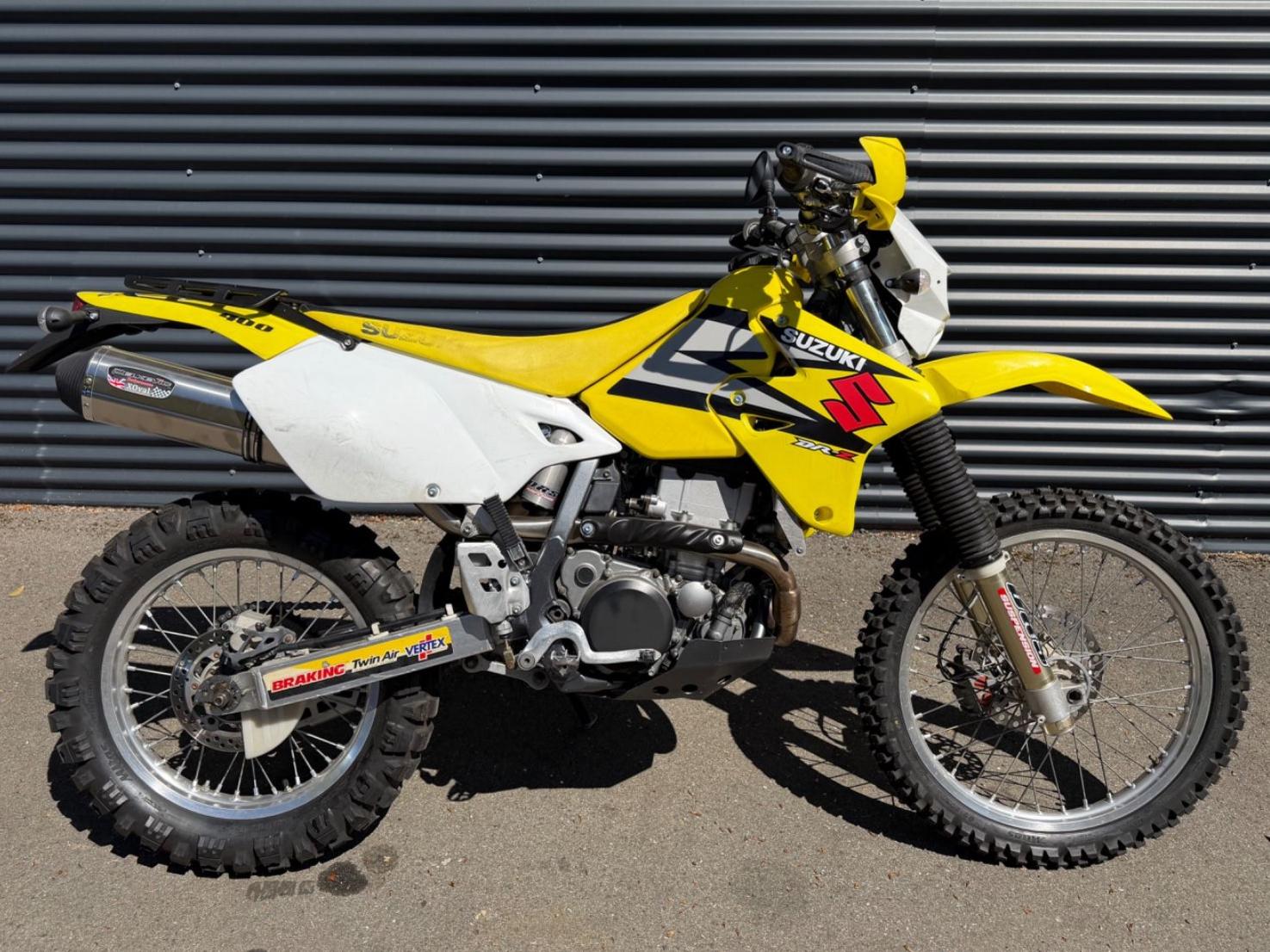 Suzuki DR-Z 400 E*REIFEN NEU * MOTOR NEU REVIDIERT* TOP