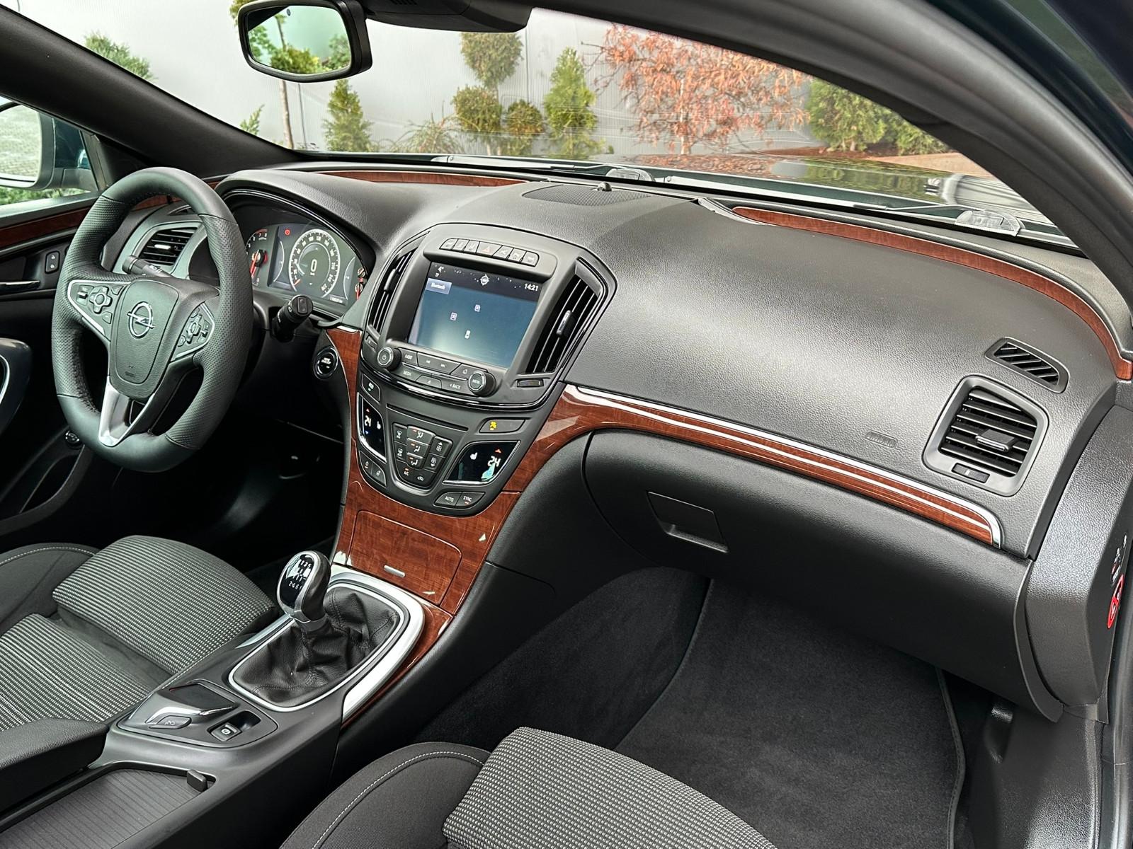 Opel Insignia Sports Tourer 2.0 Turbo 250 ch 4x4 – OPC Line – 110 926 km – Chaîne neuve – ACC – Xenon – Caméra