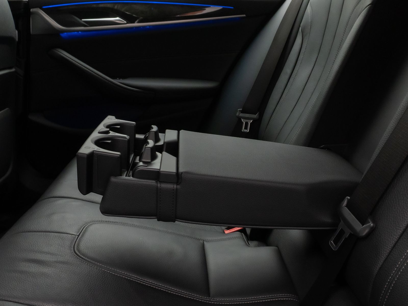 Fahrzeugabbildung BMW 520d xD Kamera HUD DAB HiFi Belüftung Leder Komf