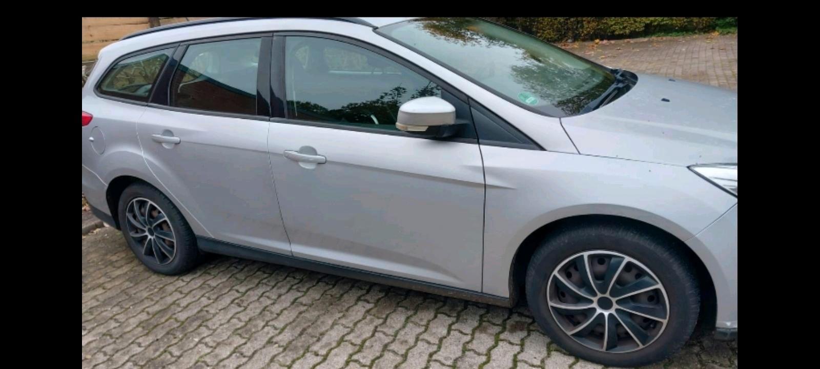 Ford Focus 2012 — rear view