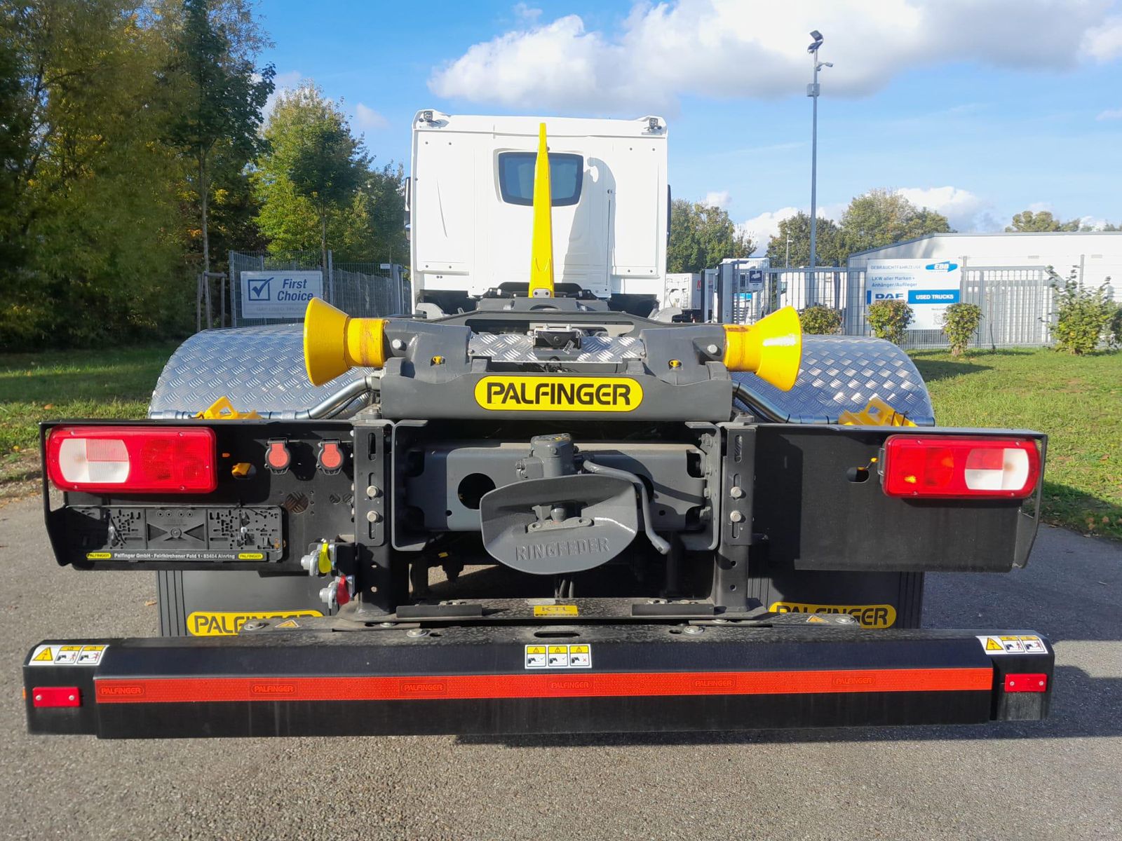 Fahrzeugabbildung DAF FAN XF 480 NGD Abrollkipper PHT 20 Palfinger