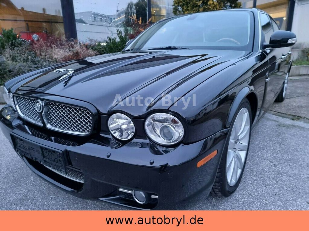 Jaguar XJ8