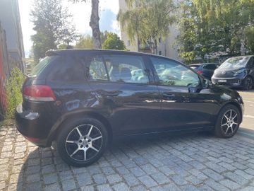 Volkswagen Golf - 6