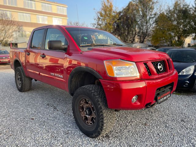 Nissan Titan PRO-4X *5.6L V8*4WD Crew Cab