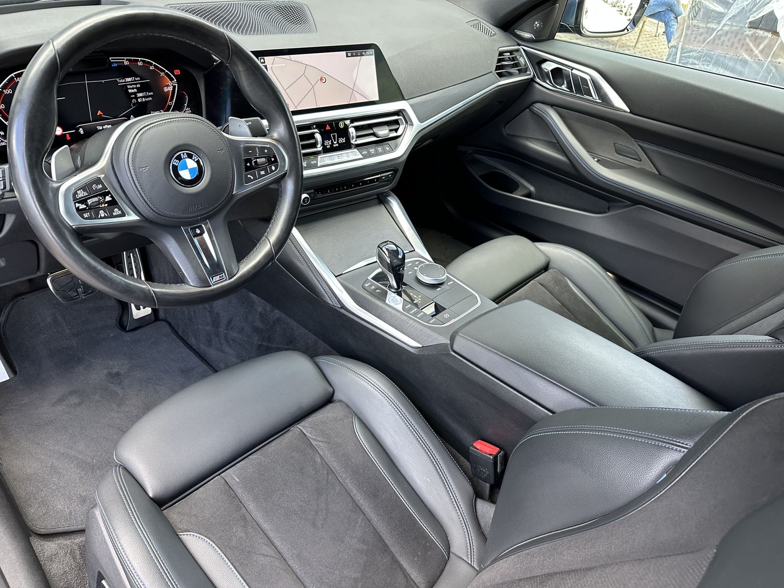 Fahrzeugabbildung BMW 420d Coupé M-Sport NAV+LED+AHK+HEAD-UP+360°+19ZO