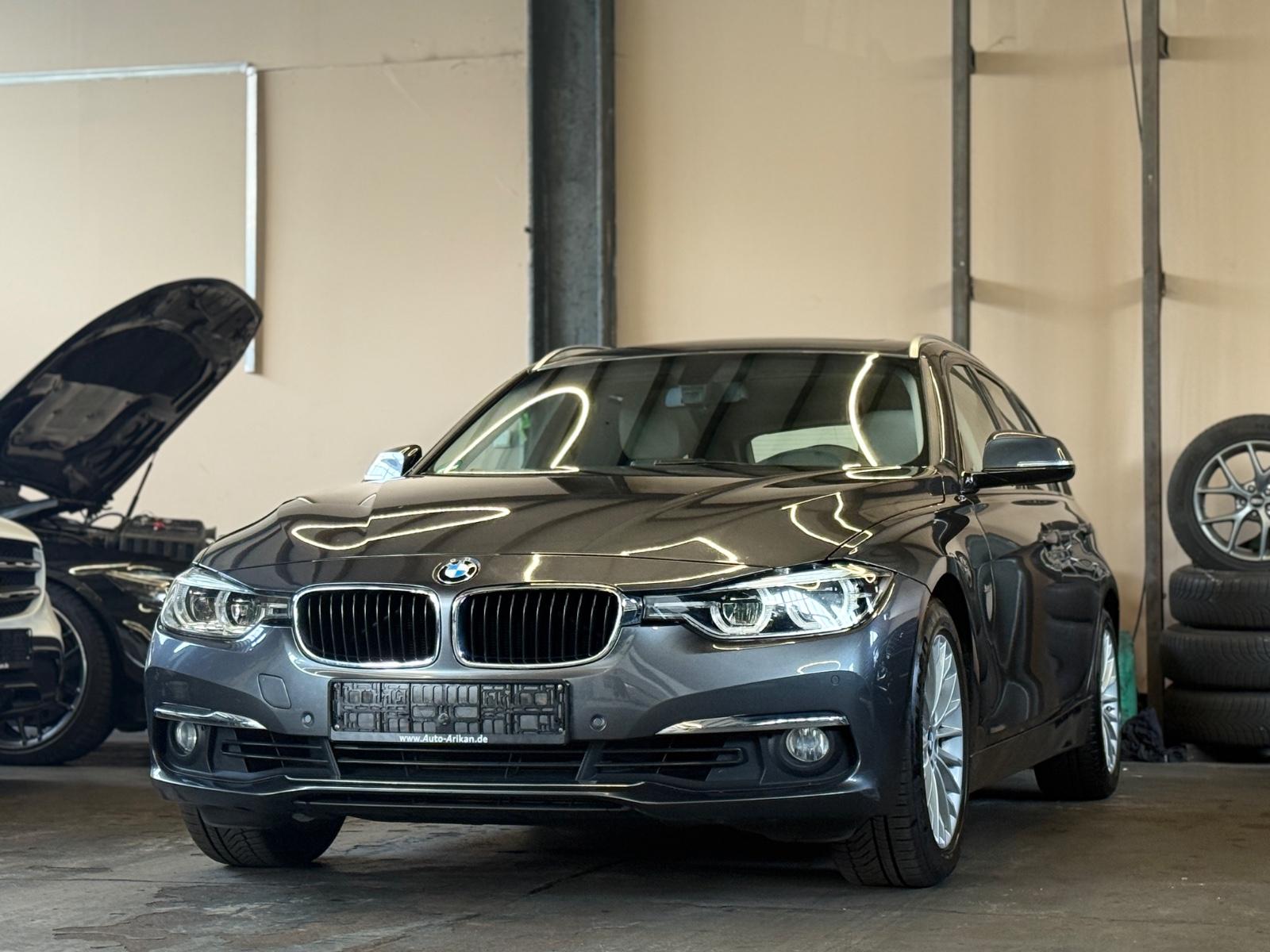BMW 320i Touring Panorama/Leder/LED/AHK