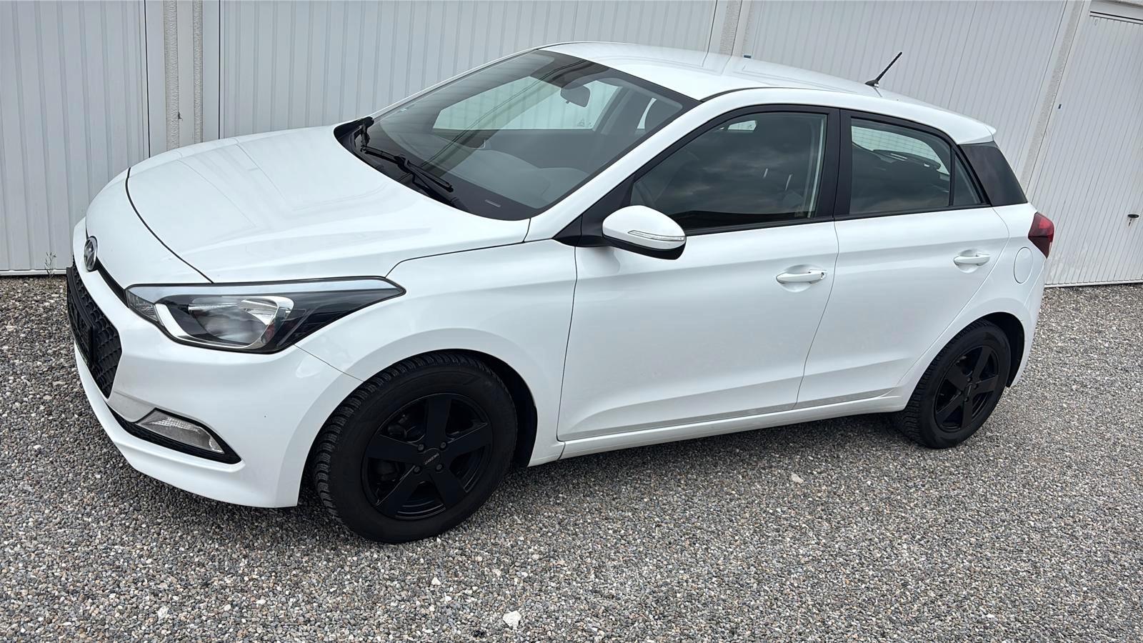Hyundai i20 5-Türer Euro 6 scheckheftgepflegt nur 78tkm!