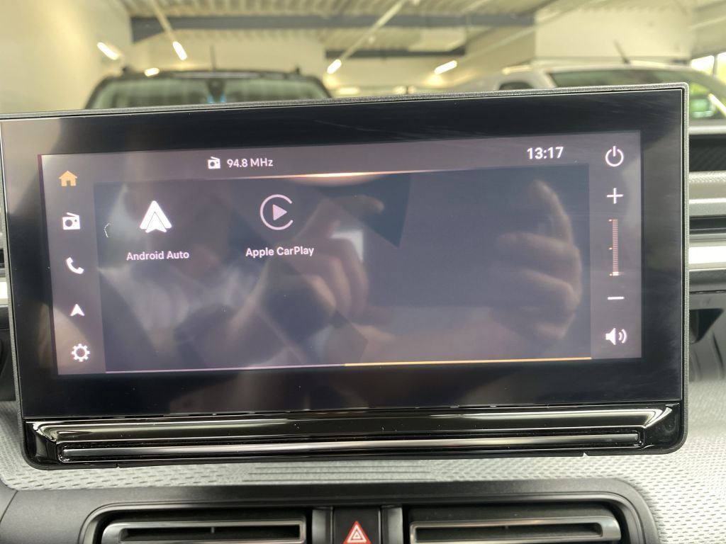 Fahrzeugabbildung Citroën e-C3 Aircross 113 Standard-Range MAX *LED*Nav*Ca