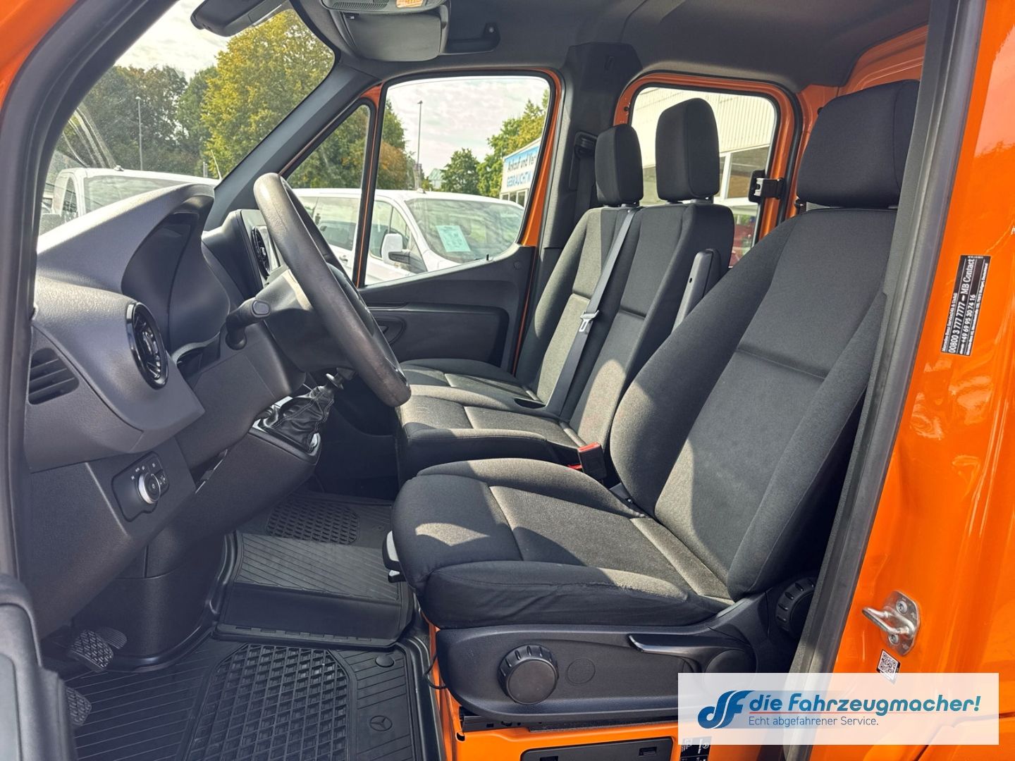 Fahrzeugabbildung Mercedes-Benz Sprinter Pritsche DoKa V6 319 CDI L3 AHK Navi DA
