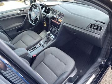 Volkswagen Golf - 10
