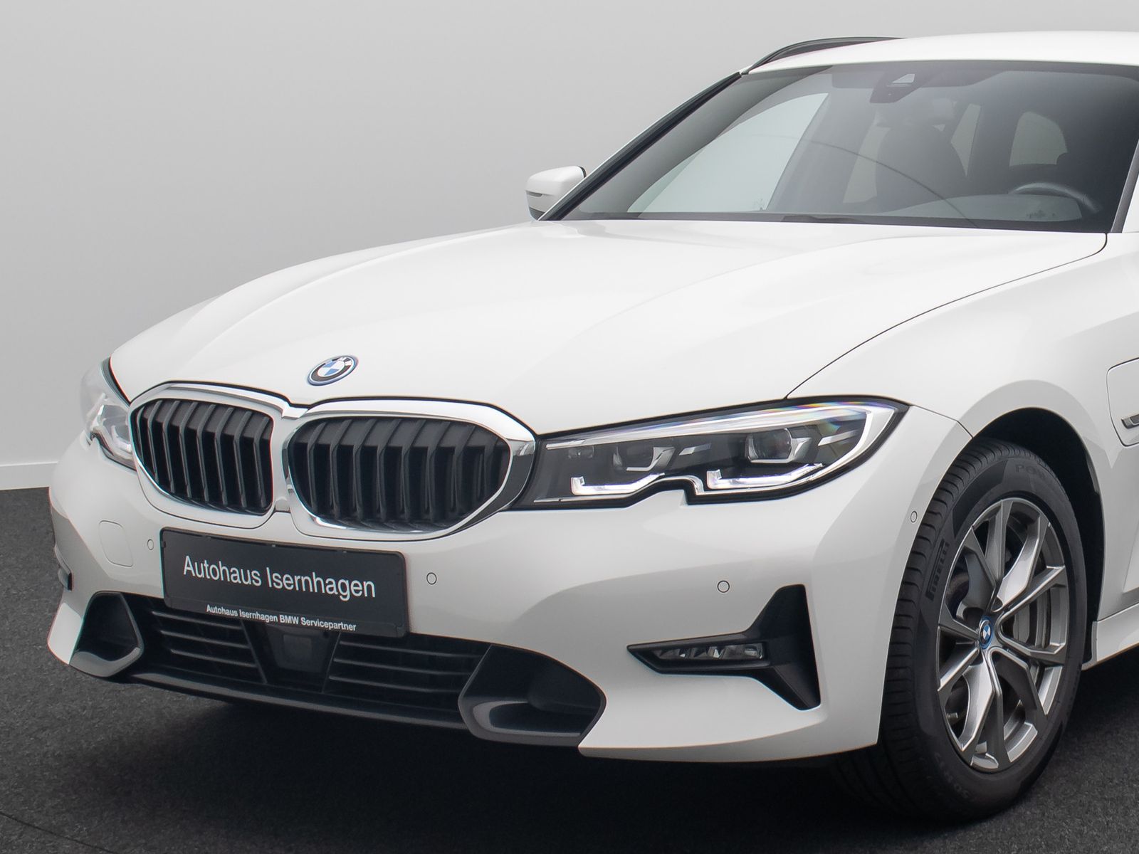 Fahrzeugabbildung BMW 330e Sport Line DAB Kamera Parkassistent Alarm