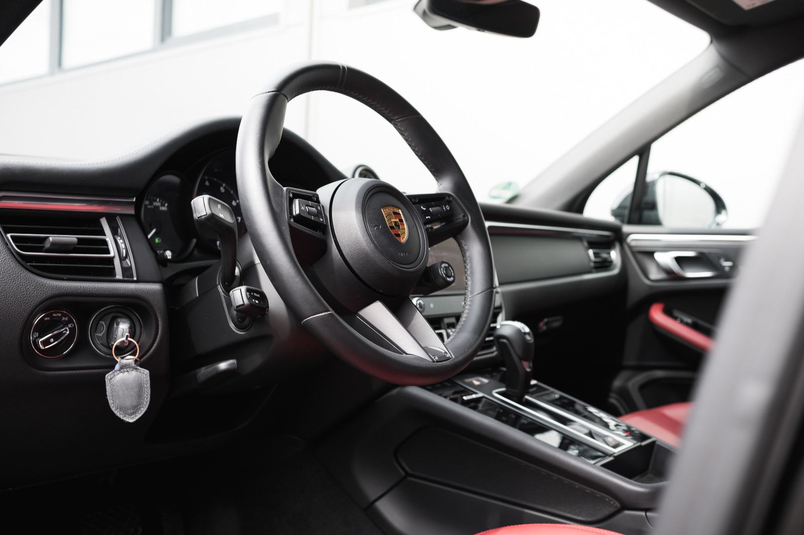 Fahrzeugabbildung Porsche Macan T-21 Zoll - el. Sitz m. Memory-Pano-360Kam