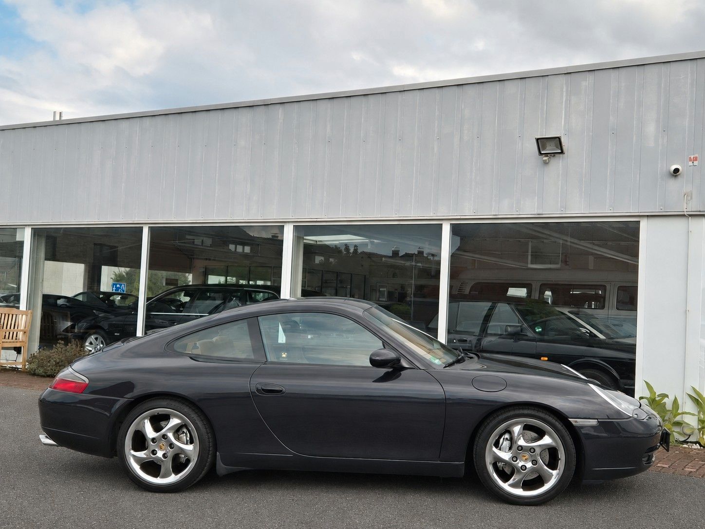 Fahrzeugabbildung Porsche 996 Carrera 4 /Nr. 358 von 911 Millennium/BRD/1A