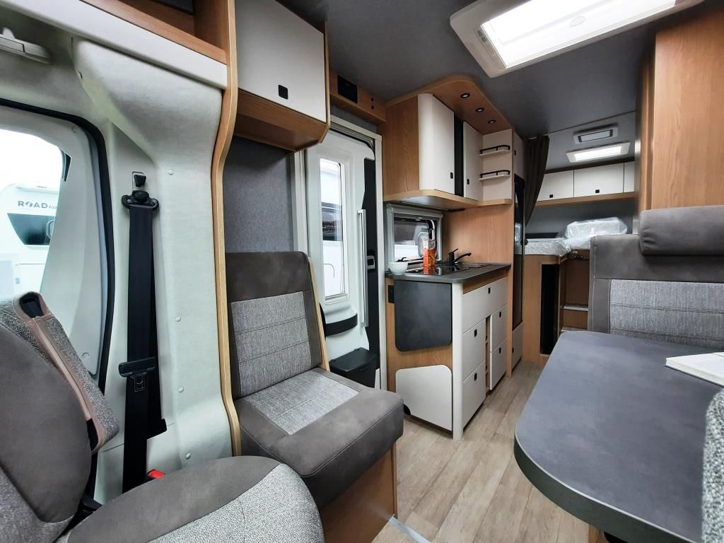 Fahrzeug Übersicht 7 Fahrzeugabbildung Hobby ONTOUR T 710 GE Verfüg./Sparen Sie 17.557,- €