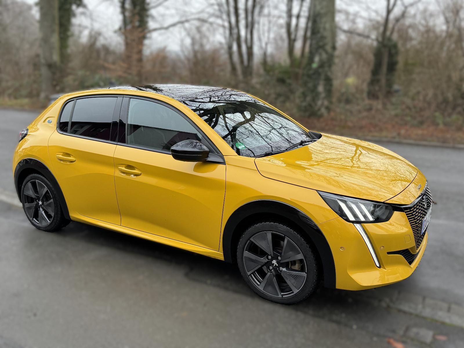 Peugeot 208 e- GT Pack+Panorama+CCS