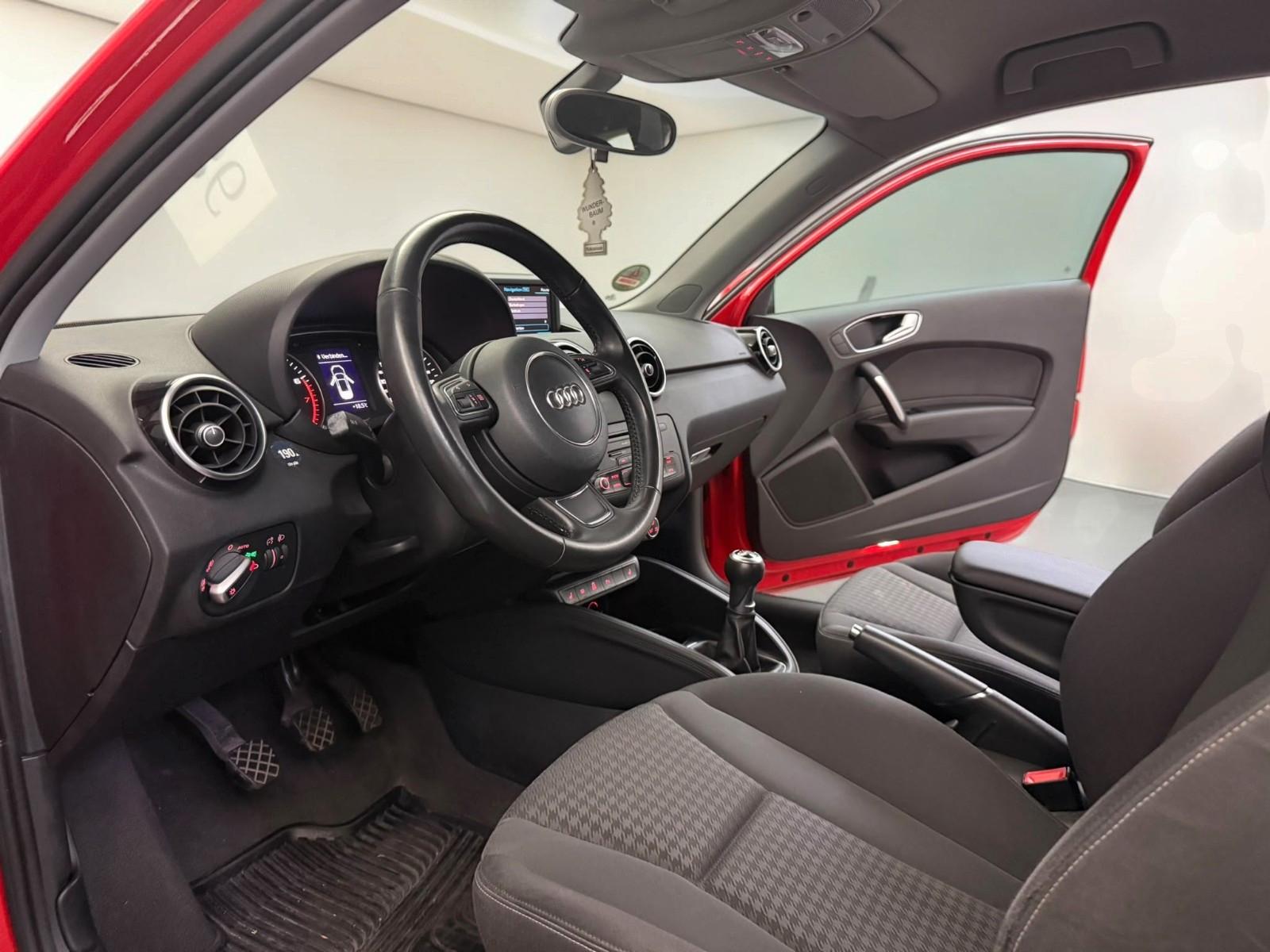Audi A1 ambition*NAVI*SHZ*LÜCKENLOS AUDI S-HEFT*KLIMA