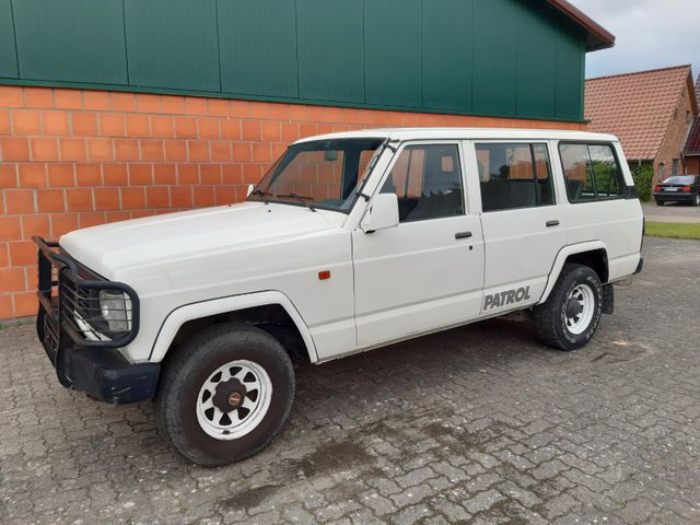 Nissan Patrol - 260 - 2,8 Turbo - Diesel lang -7 Sitzer
