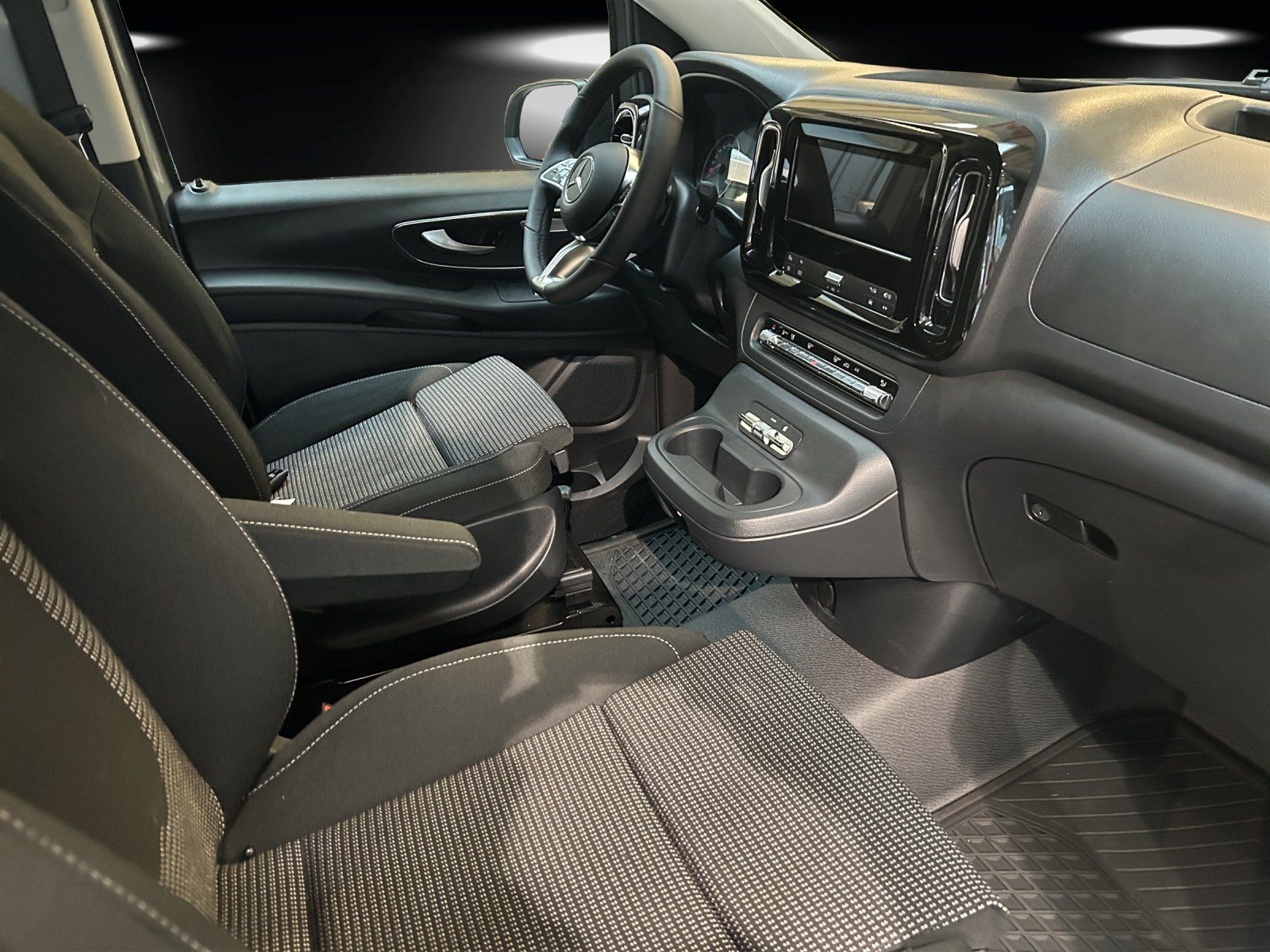 Fahrzeugabbildung Pössl Vito 119 CDI Tourer 4x4 Pössl Vanstar Active