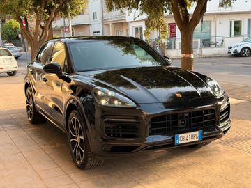 Porsche Cayenne - 4
