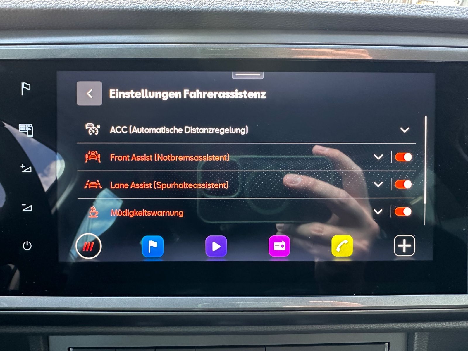 Fahrzeugabbildung CUPRA Ateca 1.5 TSI LED/Navi/APP/SHZG/LENKRADHZG/RFK
