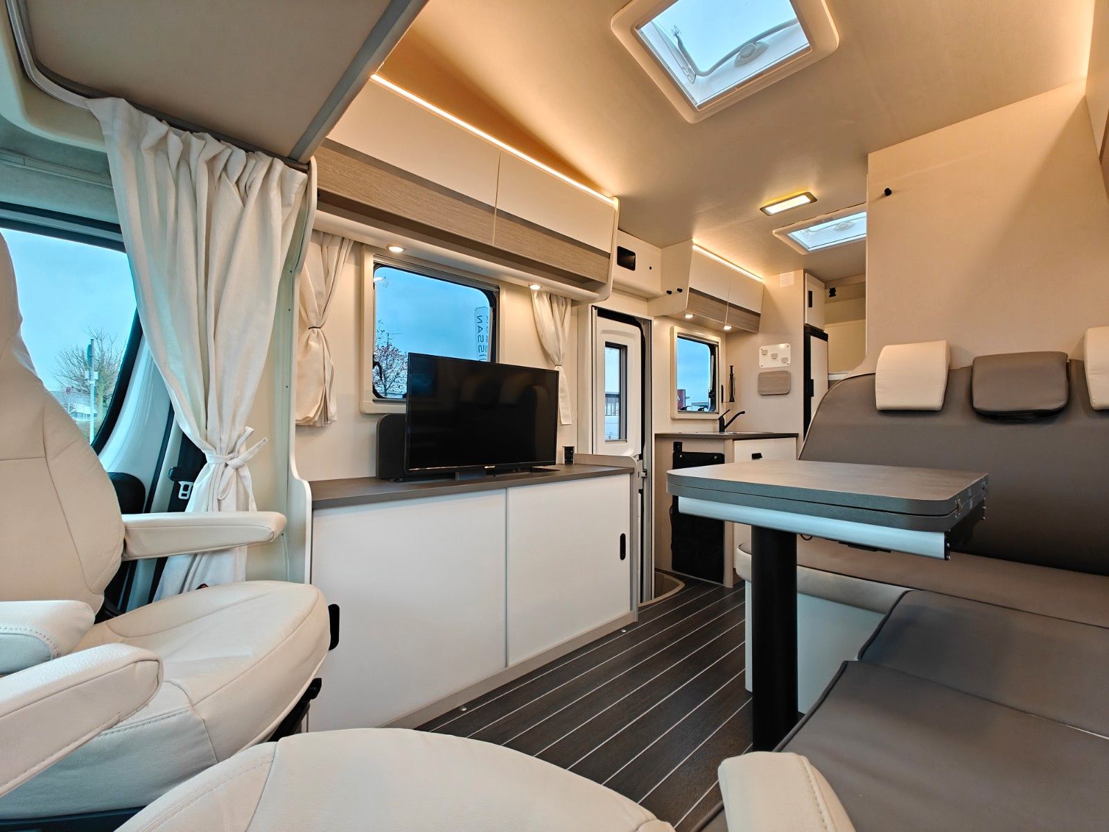 Fahrzeugabbildung XGO Dynamic 39 Lounge - SAT, TV, Markise 4m, Kamera